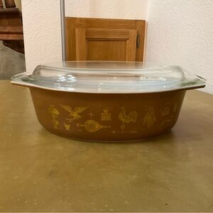Vintage Pyrex Early American 2 1/2 Quart Covered Oval Casserole